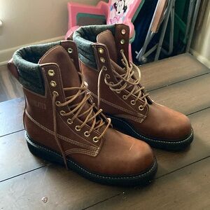 Jobmaster women’s size 7 steel toe boots, only put on once.